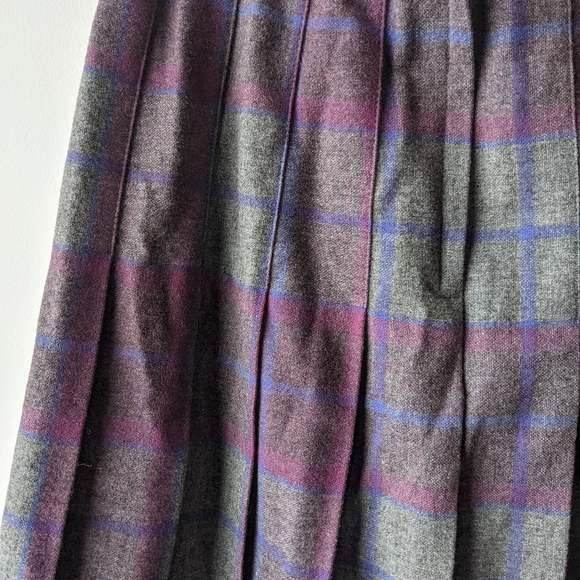 Vintage Pleated Checkered Skirt - Picture 2 of 6